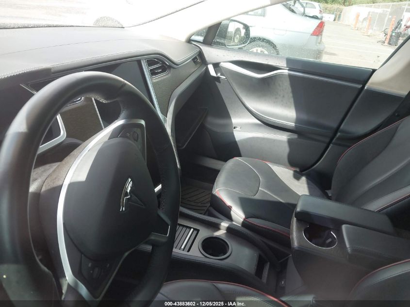 2013 Tesla Model S Performance VIN: 5YJSA1CP6DFP05557 Lot: 43883602