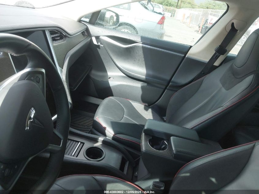 2013 Tesla Model S Performance VIN: 5YJSA1CP6DFP05557 Lot: 43883602