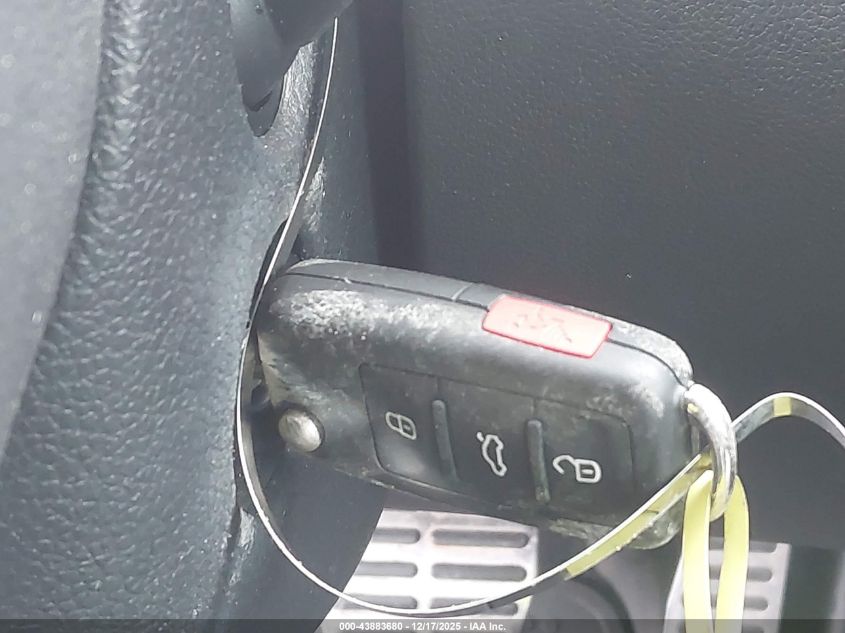 2012 Volkswagen Beetle 2.0T Turbo VIN: 3VWVA7ATXCM666320 Lot: 43883680