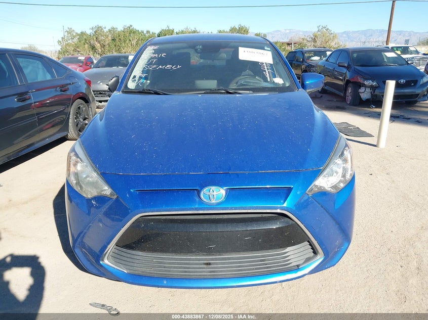 3MYDLBYV9JY320091 2018 TOYOTA YARIS photo no. 12