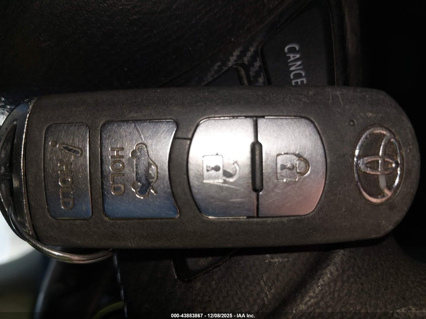 3MYDLBYV9JY320091 2018 TOYOTA YARIS photo no. 11