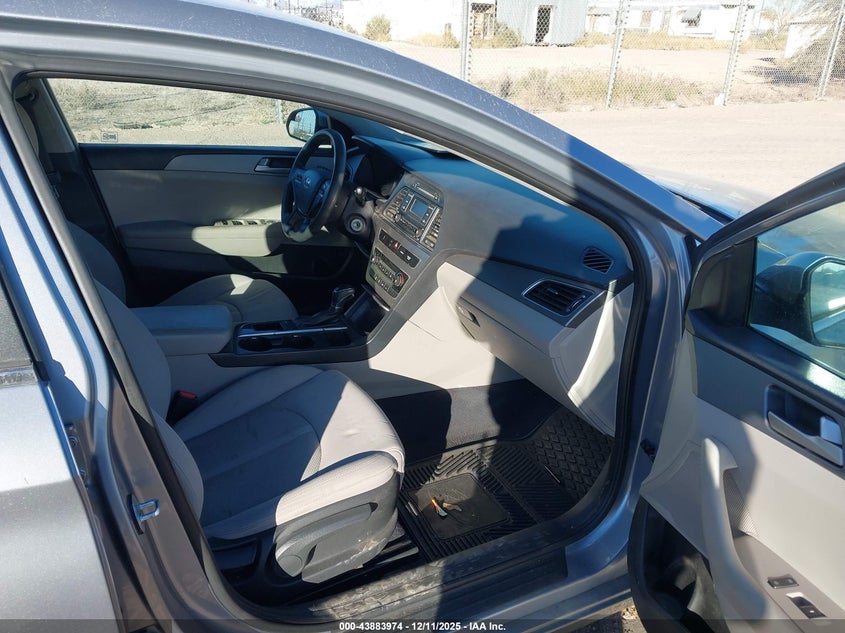 5NPE24AF2HH493477 2017 HYUNDAI SONATA photo no. 5