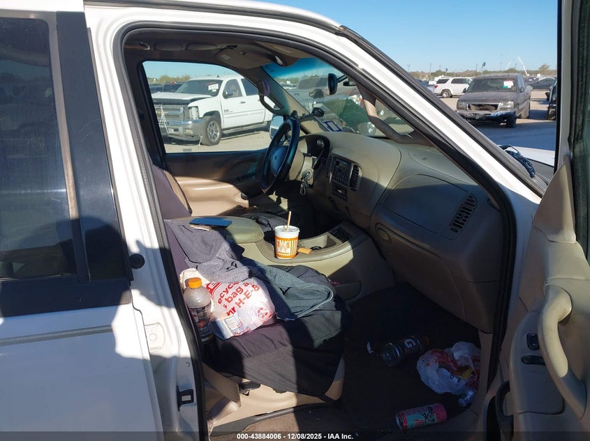 1FMEU17L51LB22333 2001 FORD EXPEDITION photo no. 5