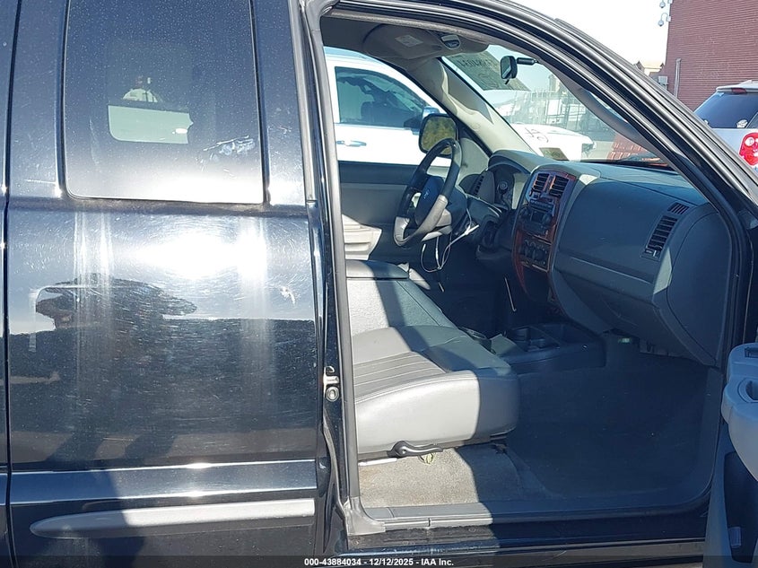 2005 Dodge Dakota Slt