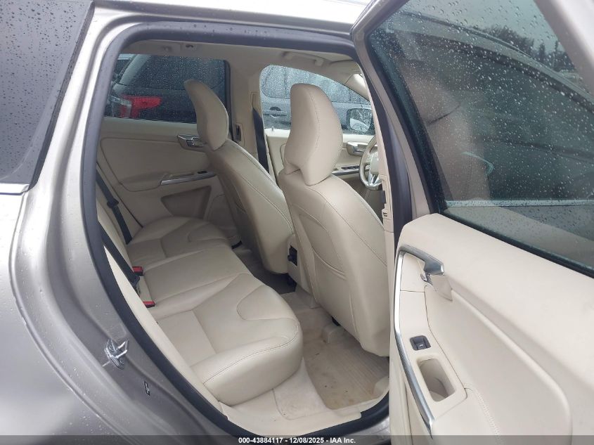 2016 Volvo Xc60 T5 Drive-E Premier VIN: YV440MDK4G2796283 Lot: 43884117