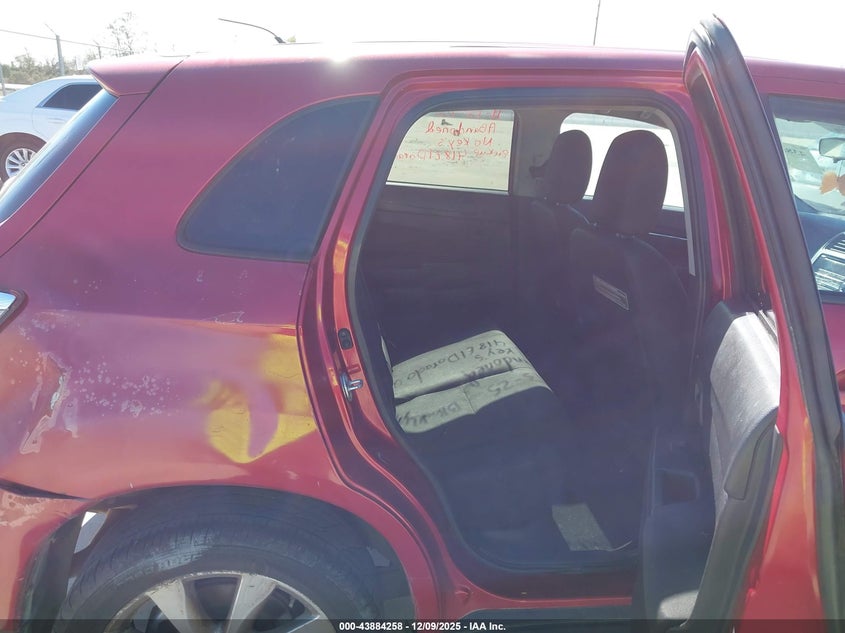 4A4AP3AU1FE047643 2015 MITSUBISHI OUTLANDER photo no. 8