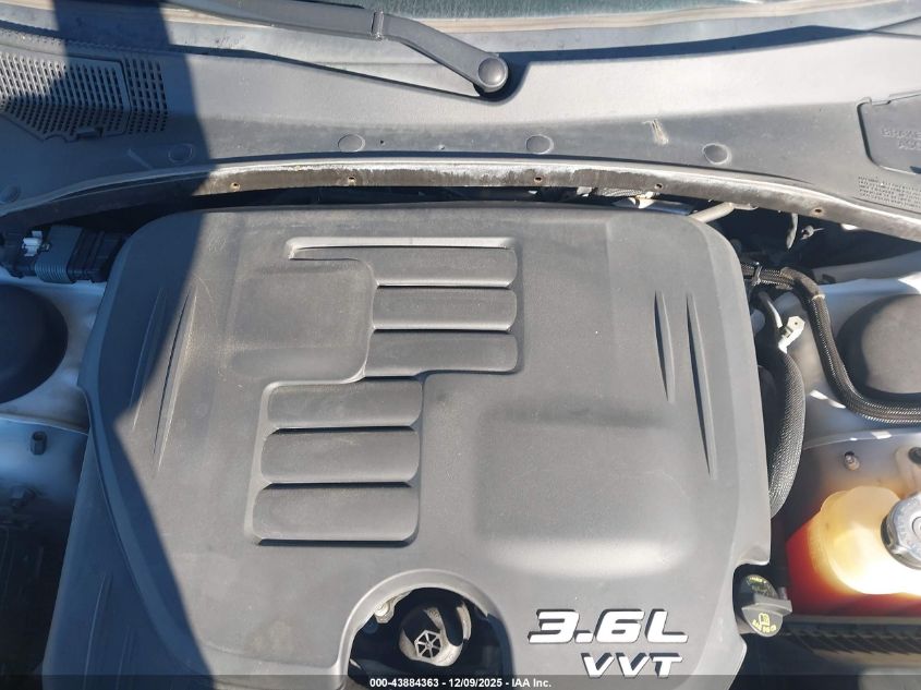 2020 Chrysler 300 Touring/Touring L VIN: 2C3CCAAG5L8128440 Lot: 43884363