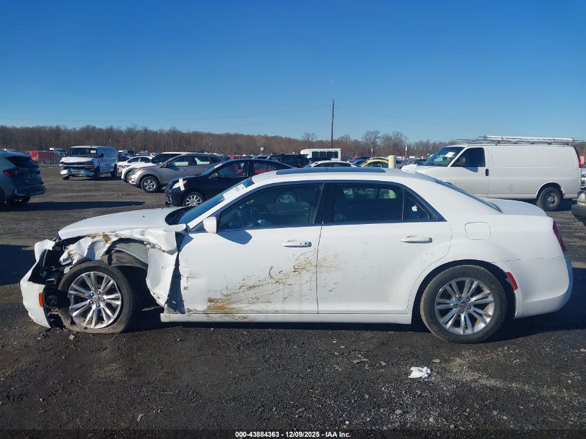 2020 Chrysler 300 Touring/Touring L VIN: 2C3CCAAG5L8128440 Lot: 43884363