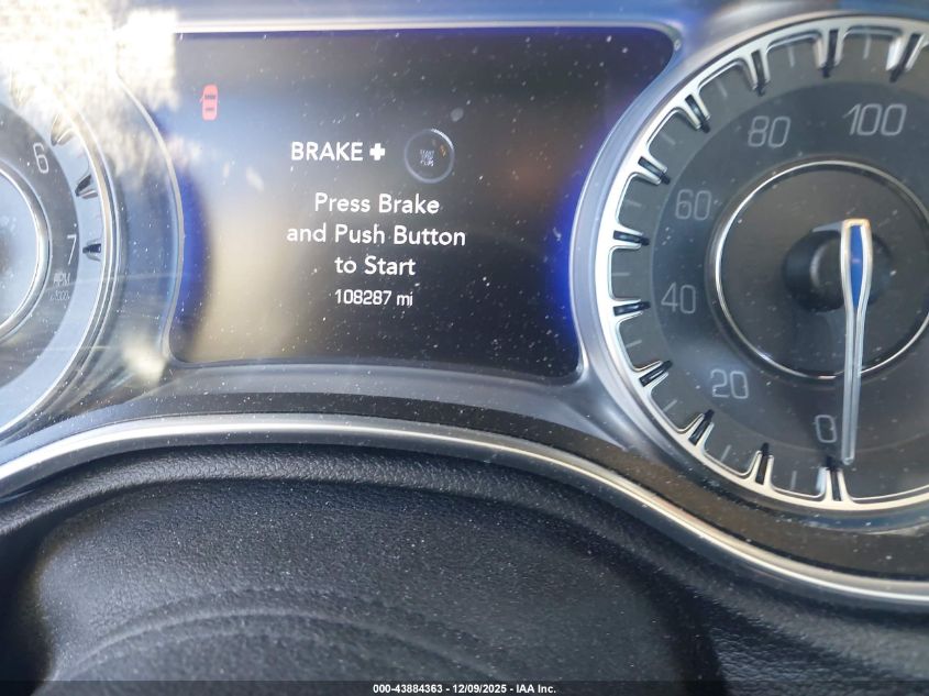 2020 Chrysler 300 Touring/Touring L VIN: 2C3CCAAG5L8128440 Lot: 43884363