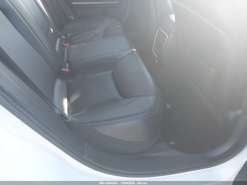 2020 Chrysler 300 Touring/Touring L VIN: 2C3CCAAG5L8128440 Lot: 43884363