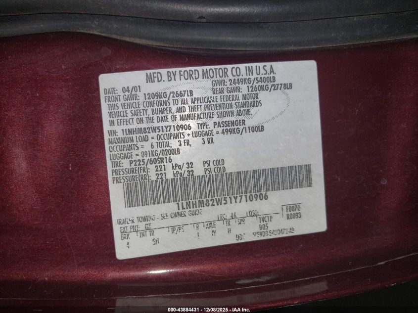 2001 Lincoln Town Car Signature VIN: 1LNHM82W51Y710906 Lot: 43884431