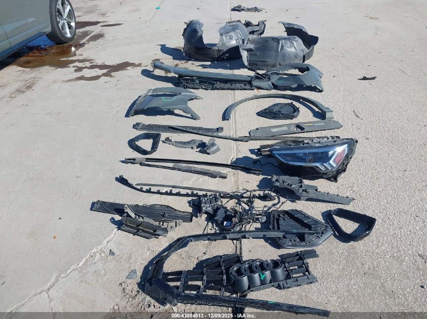 2021 Audi Q3 Premium Plus 45 Tfsi S Line Quattro Tiptronic VIN: WA1EECF3XM1022317 Lot: 43884513