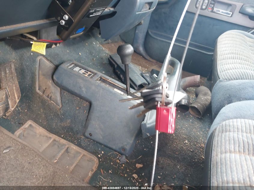 1993 Chevrolet Gmt-400 K2500 VIN: 1GCGK24N4PE113604 Lot: 43884697