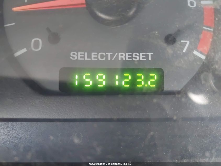 2002 Ford Mustang VIN: 1FAFP404X2F165897 Lot: 43884751