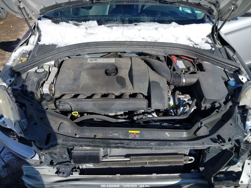 2010 Volvo Xc60 T6/T6 R-Design VIN: YV4992DZXA2023130 Lot: 43884946