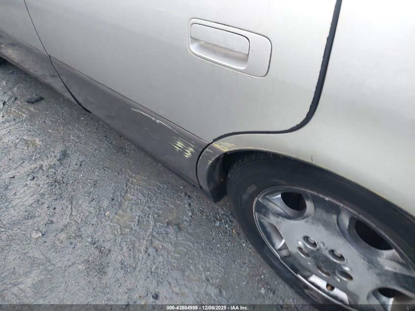 2001 Lexus Es 300 VIN: JT8BF28G110318990 Lot: 43884956