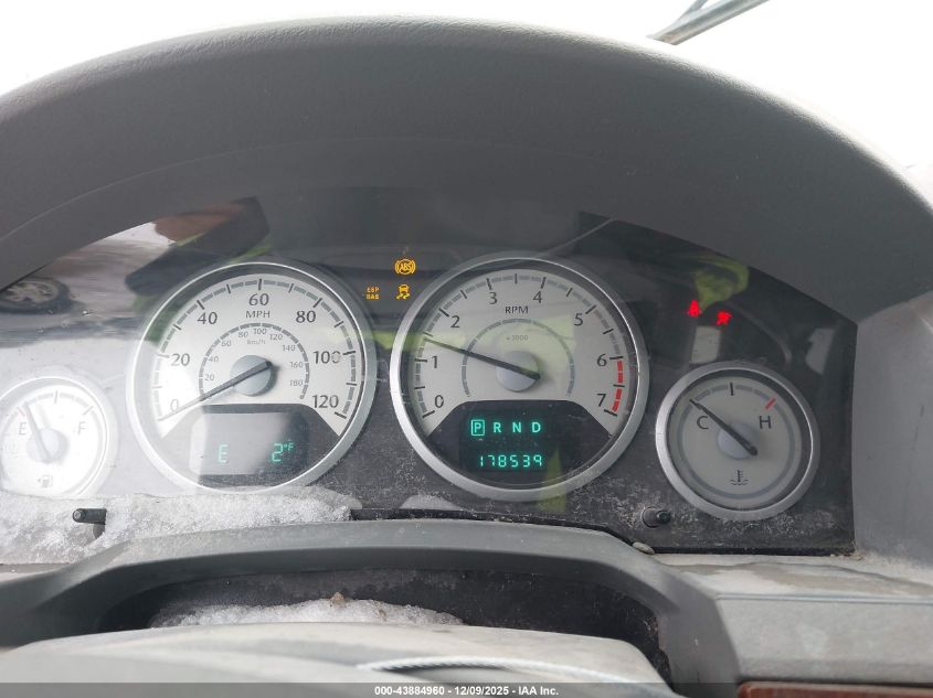 2008 Chrysler Town & Country Touring VIN: 2A8HR54P58R136647 Lot: 43884960