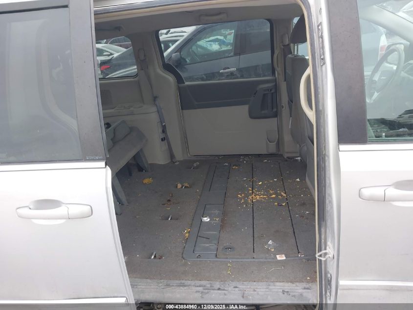 2008 Chrysler Town & Country Touring VIN: 2A8HR54P58R136647 Lot: 43884960