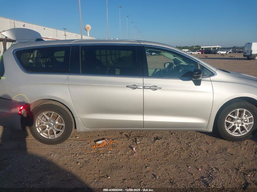 2024 Chrysler Pacifica Touring L VIN: 2C4RC1BG1RR173012 Lot: 43885360