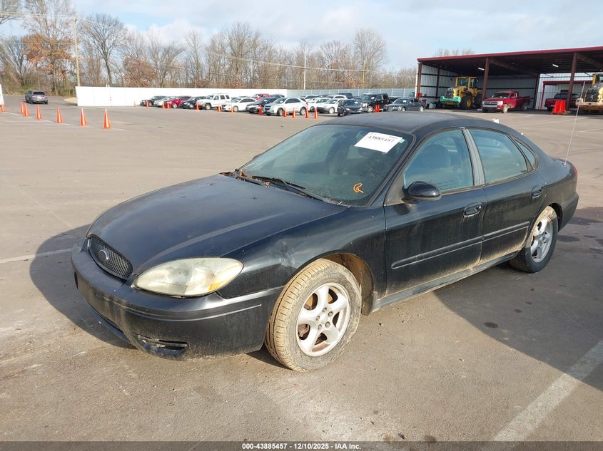 1FAFP55U94A124661 2004 FORD TAURUS photo no. 2