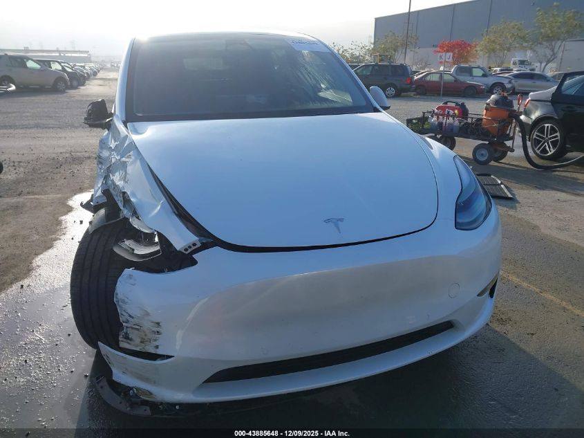 2022 Tesla Model Y Long Range Dual Motor All-Wheel Drive VIN: 7SAYGDEE1NF545520 Lot: 43885648