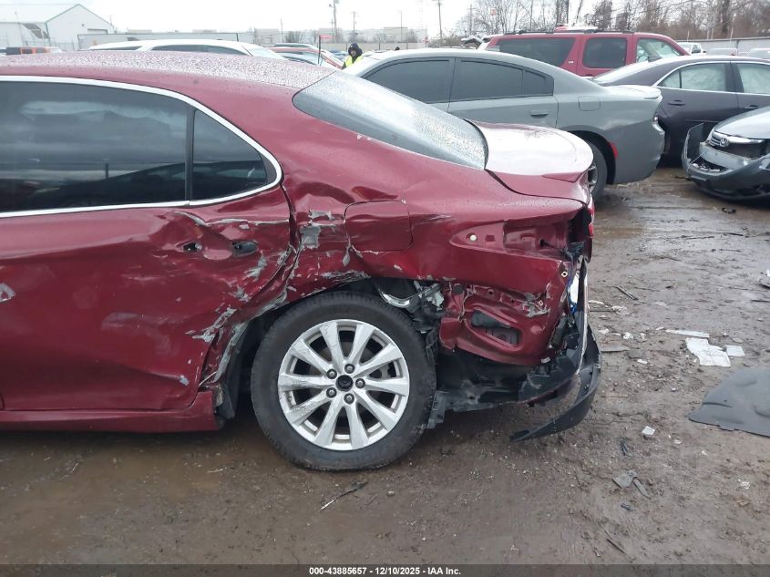 2018 Toyota Camry Le VIN: 4T1B11HK1JU571875 Lot: 43885657