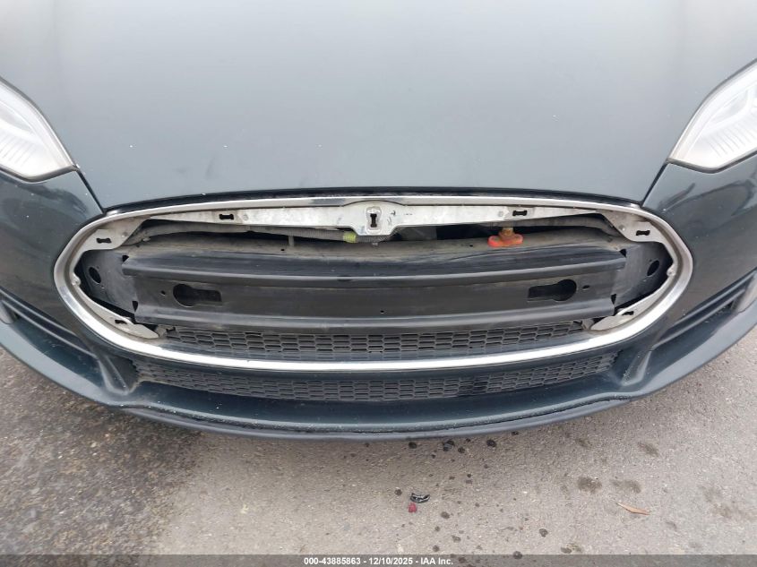 2013 Tesla Model S VIN: 5YJSA1CN0DFP12602 Lot: 43885863