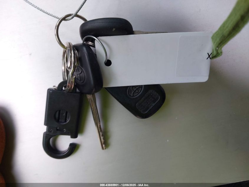 2005 Toyota Matrix VIN: 2T1KR32E55C553846 Lot: 43885901