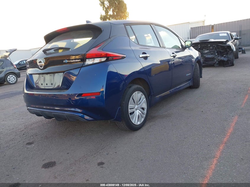 VIN 1N4AZ1CP3JC311565 2018 NISSAN LEAF S