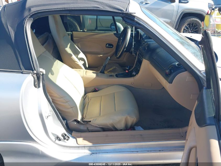 2001 Mazda Mx-5 Miata Ls/Special Edition VIN: JM1NB353310217208 Lot: 43886249