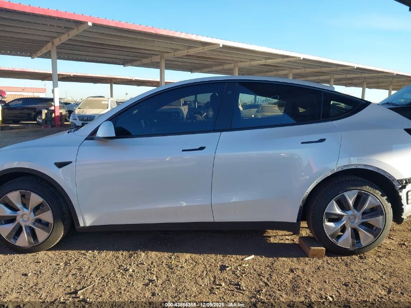 2022 Tesla Model Y Long Range Dual Motor All-Wheel Drive VIN: 7SAYGDEE1NA015657 Lot: 43886355