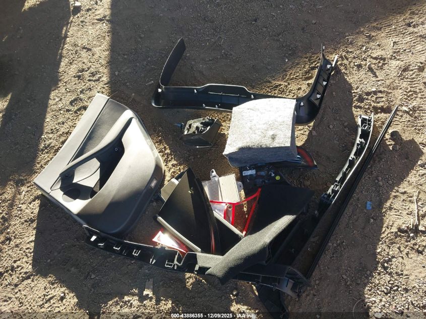 2022 Tesla Model Y Long Range Dual Motor All-Wheel Drive VIN: 7SAYGDEE1NA015657 Lot: 43886355