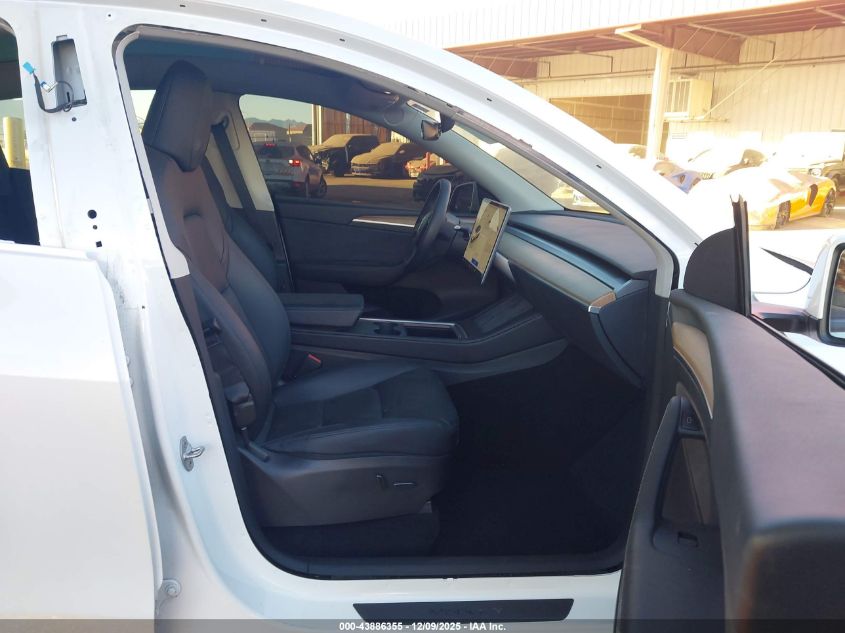 2022 Tesla Model Y Long Range Dual Motor All-Wheel Drive VIN: 7SAYGDEE1NA015657 Lot: 43886355