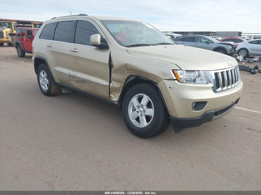 Vin: 1j4rs4gg5bc564475, lot: 44381917, jeep grand cherokee laredo 2011 img_1