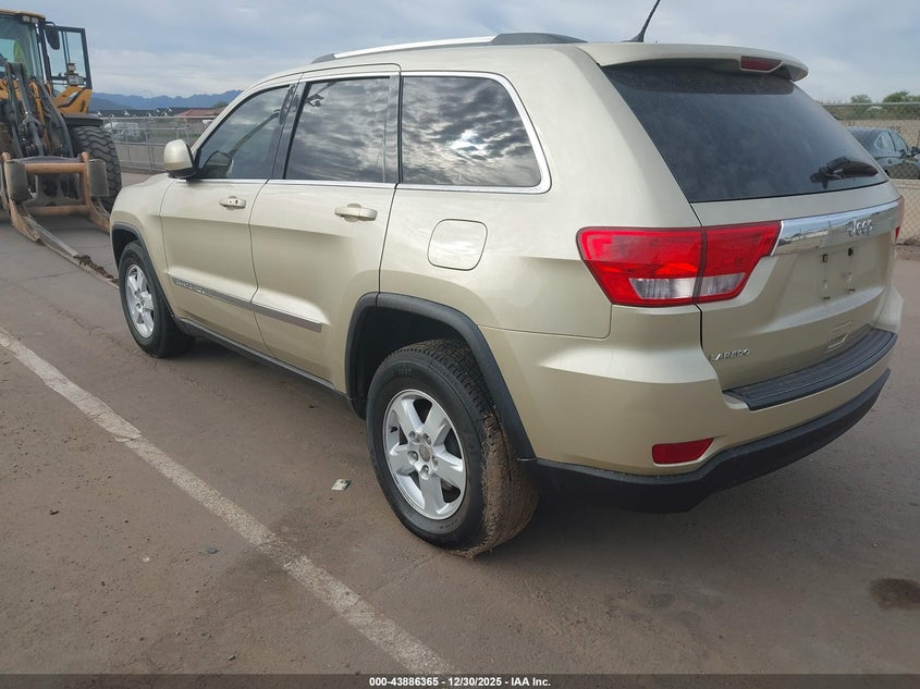 Vin: 1j4rs4gg5bc564475, lot: 44381917, jeep grand cherokee laredo 20113