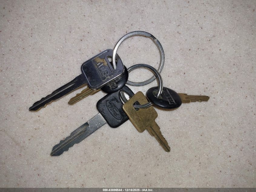 2000 Ford F550 Super Duty Stripped Chass VIN: 1FCNF53S7Y0A11815 Lot: 43886544