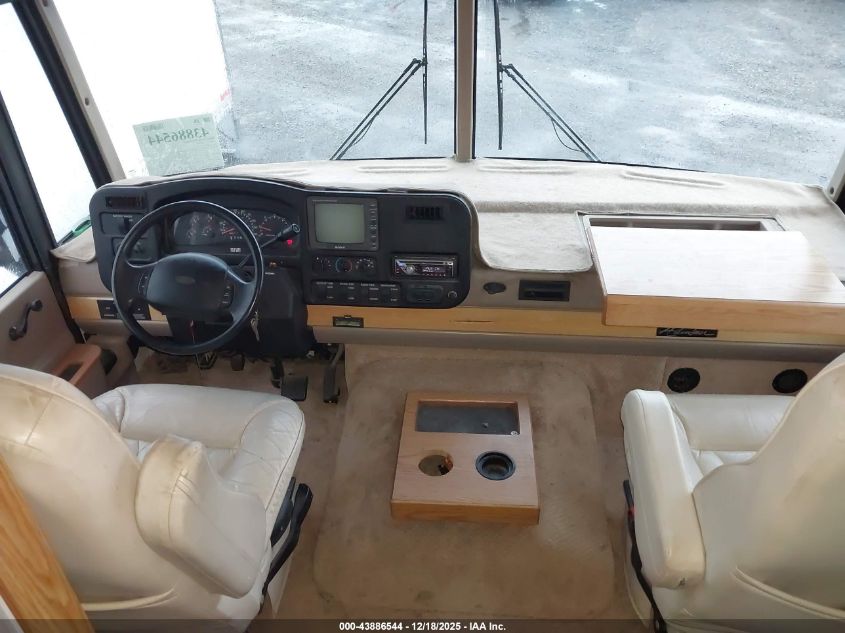 2000 Ford F550 Super Duty Stripped Chass VIN: 1FCNF53S7Y0A11815 Lot: 43886544