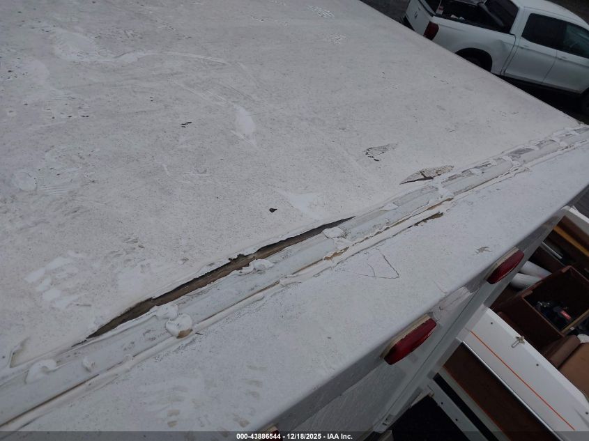 2000 Ford F550 Super Duty Stripped Chass VIN: 1FCNF53S7Y0A11815 Lot: 43886544