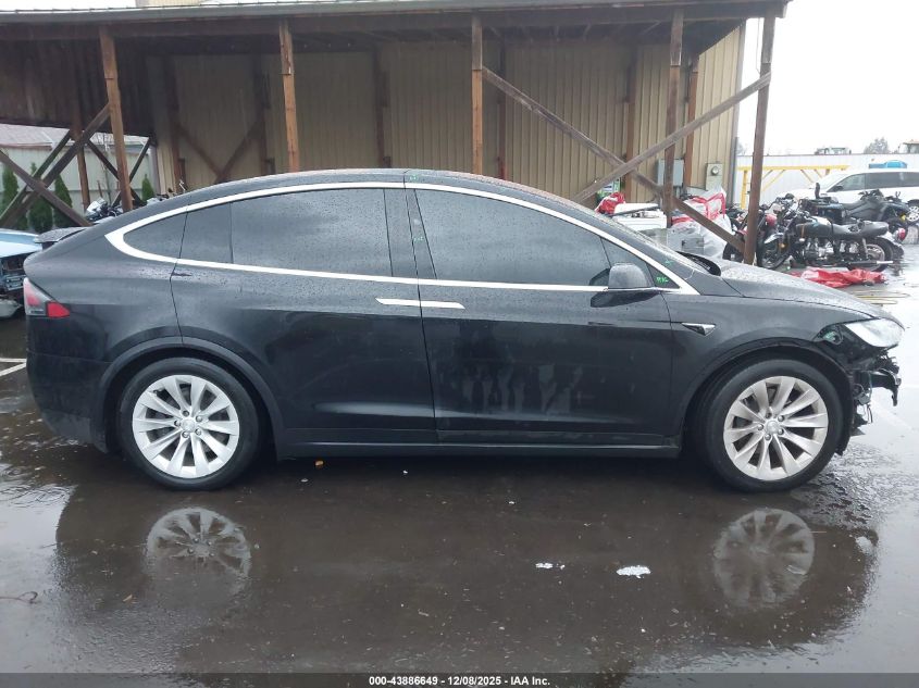 2017 Tesla Model X 100D/75D/90D VIN: 5YJXCAE29HF057719 Lot: 43886649