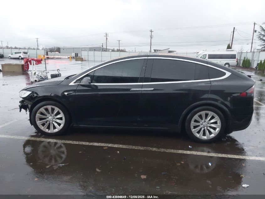 2017 Tesla Model X 100D/75D/90D VIN: 5YJXCAE29HF057719 Lot: 43886649