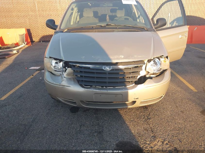 2005 Chrysler Town & Country Lx VIN: 2C4GP44R25R318998 Lot: 43886745