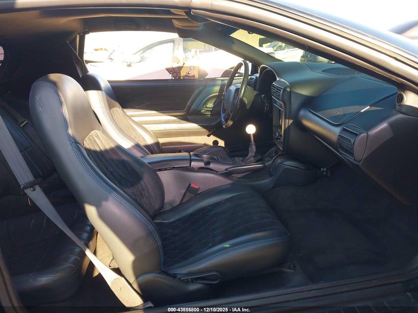 2G1FP22G012132518 2001 CHEVROLET CAMARO photo no. 5