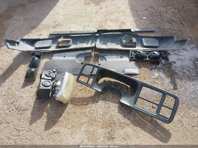 2004 Chevrolet Silverado 1500 Ls VIN: 2GCEC19T441180304 Lot: 43886835