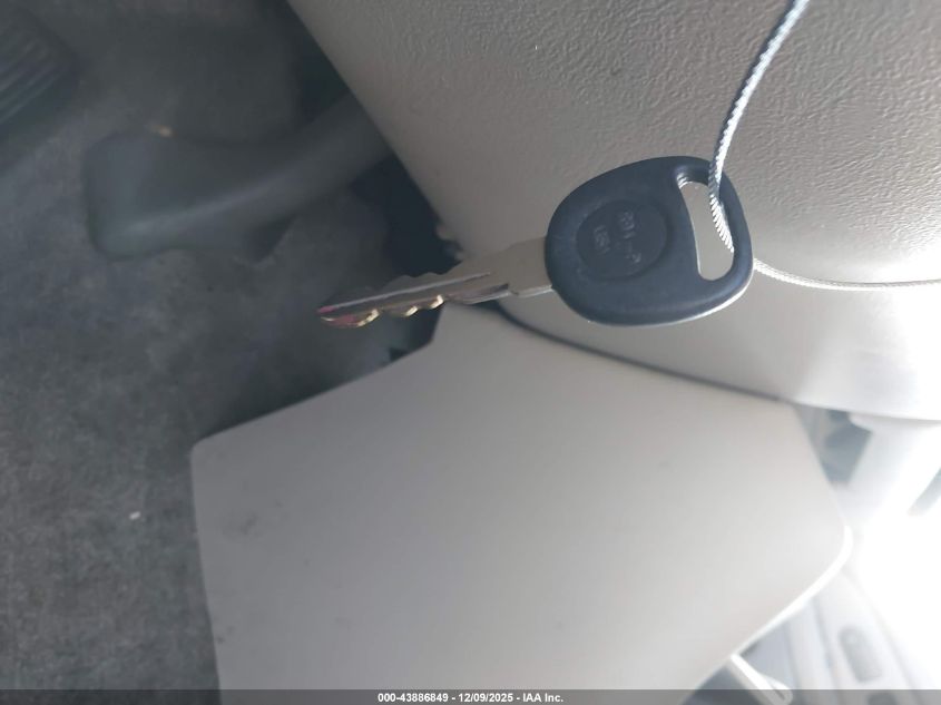 2000 GMC Yukon Slt VIN: 1GKEK13TXYJ134133 Lot: 43886849