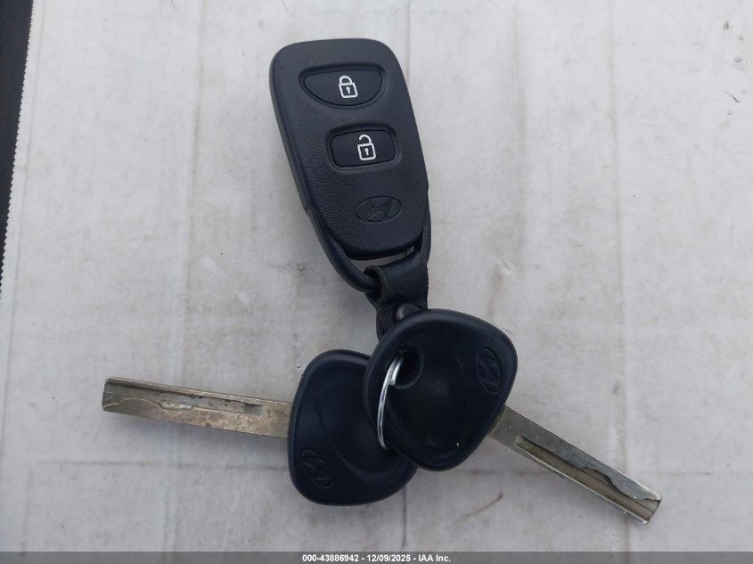 2013 Hyundai Accent Gls VIN: KMHCT4AE8DU324393 Lot: 43886942