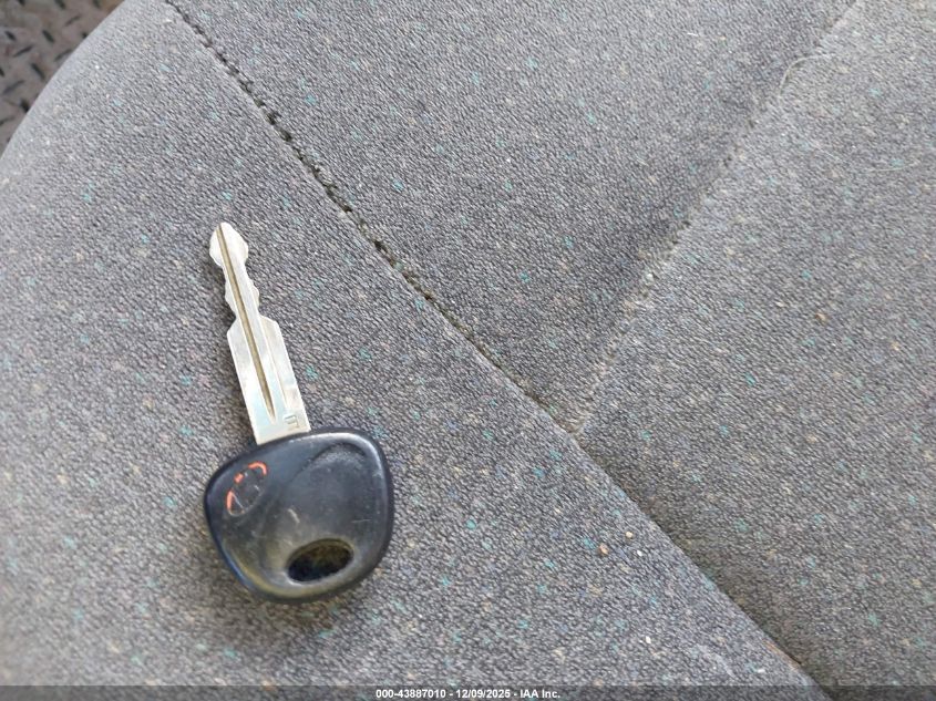 2001 Hyundai Santa Fe 2.7L V6 Gls/2.7L V6 Lx VIN: KM8SC83D71U087253 Lot: 43887010