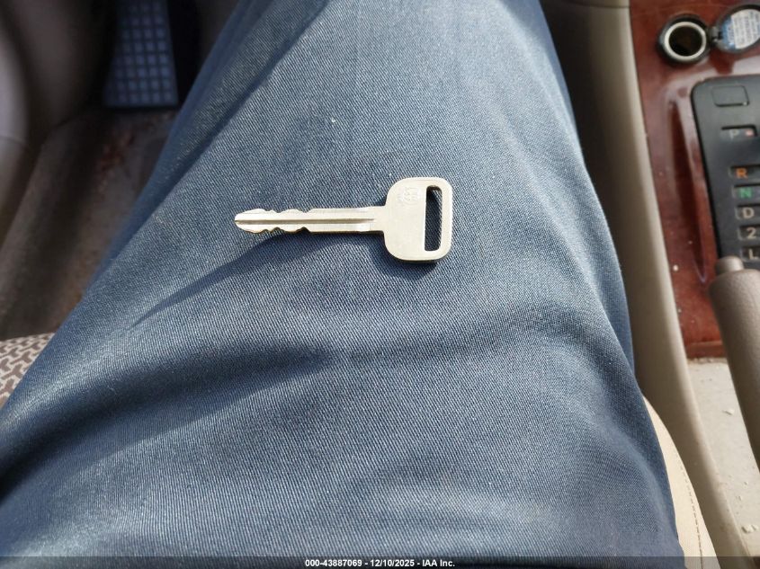 2004 Toyota Corolla Le VIN: 1NXBR32E14Z300553 Lot: 43887069