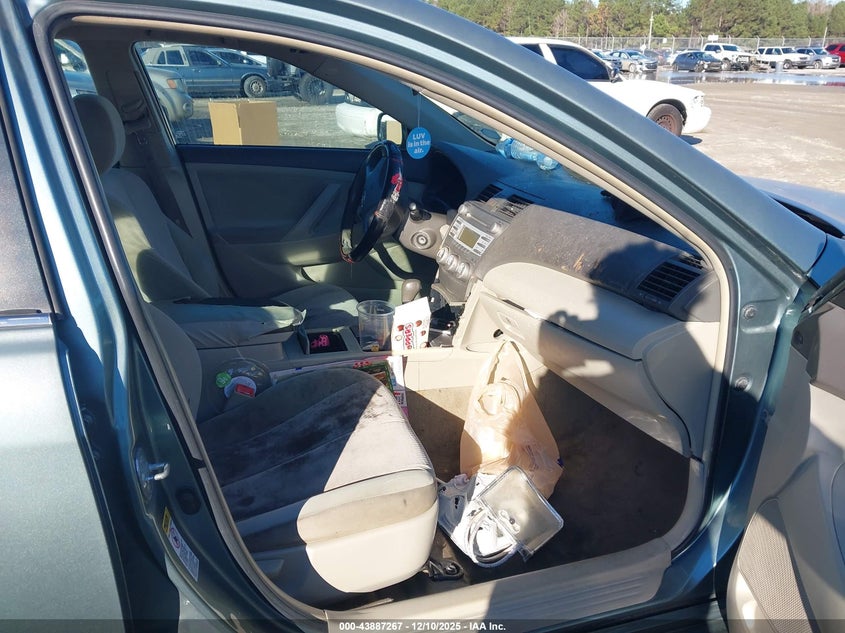 4T1BF3EK8BU703243 2011 TOYOTA CAMRY photo no. 3