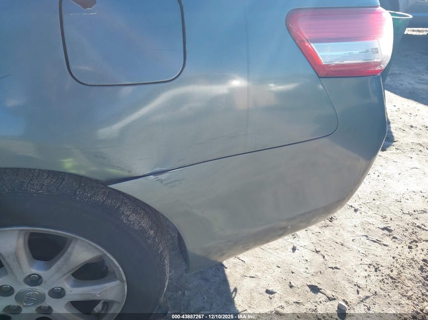 4T1BF3EK8BU703243 2011 TOYOTA CAMRY photo no. 4