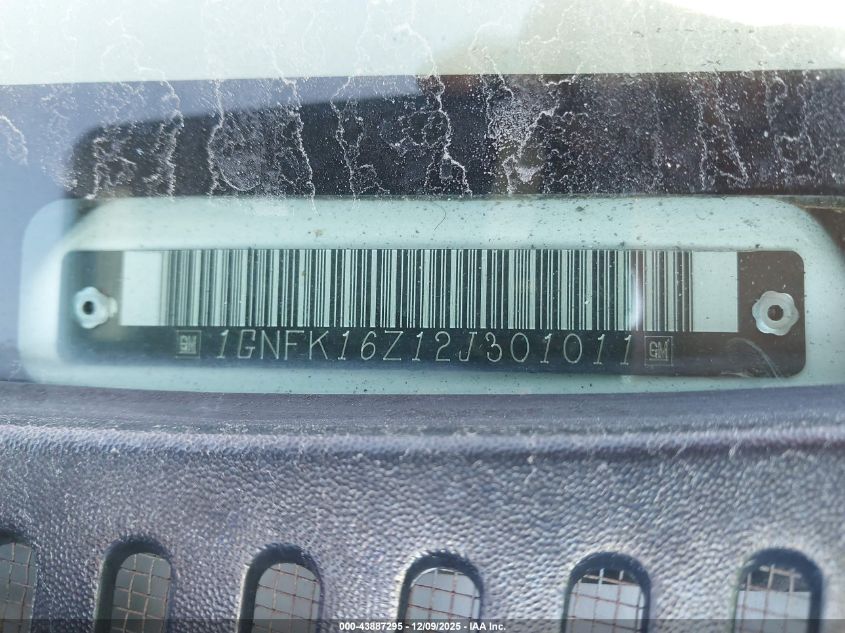 2002 Chevrolet Suburban 1500 Lt VIN: 1GNFK16Z12J301011 Lot: 43887295